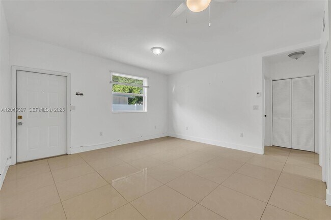 Foto del edificio - 7537 NW 3rd Ave