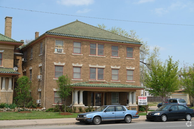 Building Photo - Bellaire Apartments