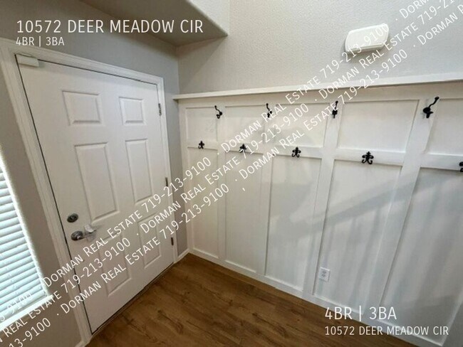 Foto del edificio - 10572 Deer Meadow Cir