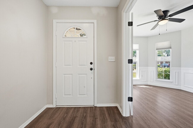 Building Photo - 176 Wright Cir