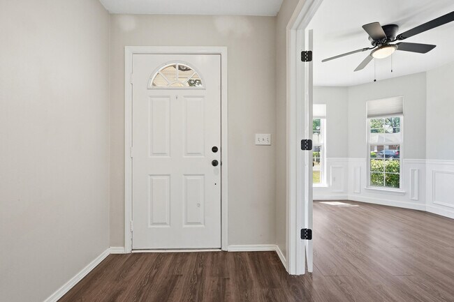 Foto del edificio - 176 Wright Cir