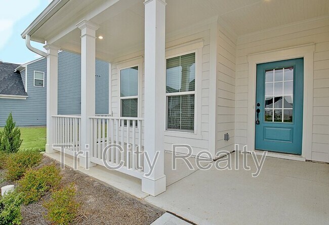 Building Photo - 504 Albertson Ave
