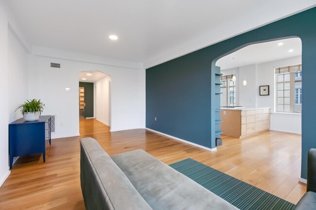 Foto del edificio - 1525 N Front St