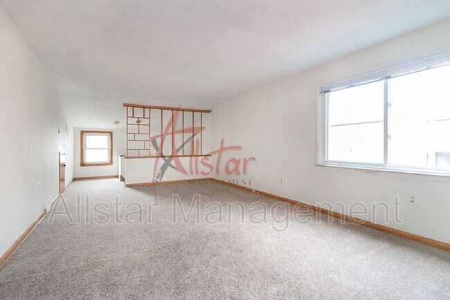 Foto del edificio - 4902 E 109th St