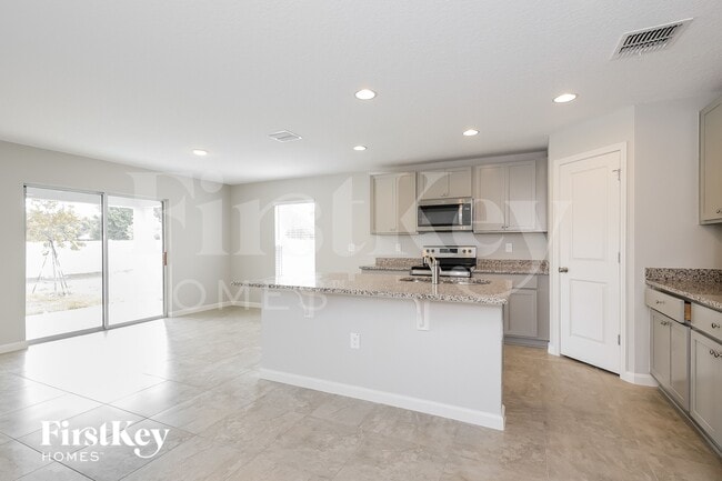 Foto del edificio - 135 Southern Breeze Lp