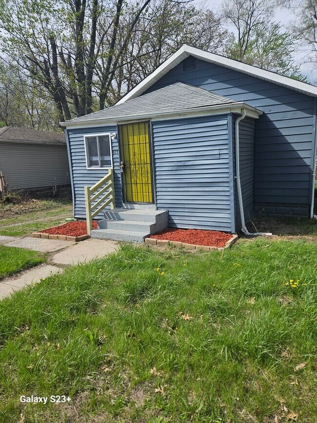 Foto del edificio - Beautiful new rehabbed home
