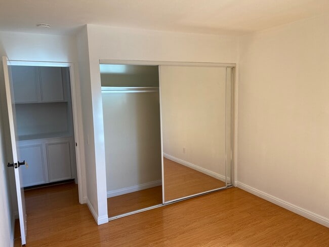 Building Photo - 140 E El Norte Pkwy