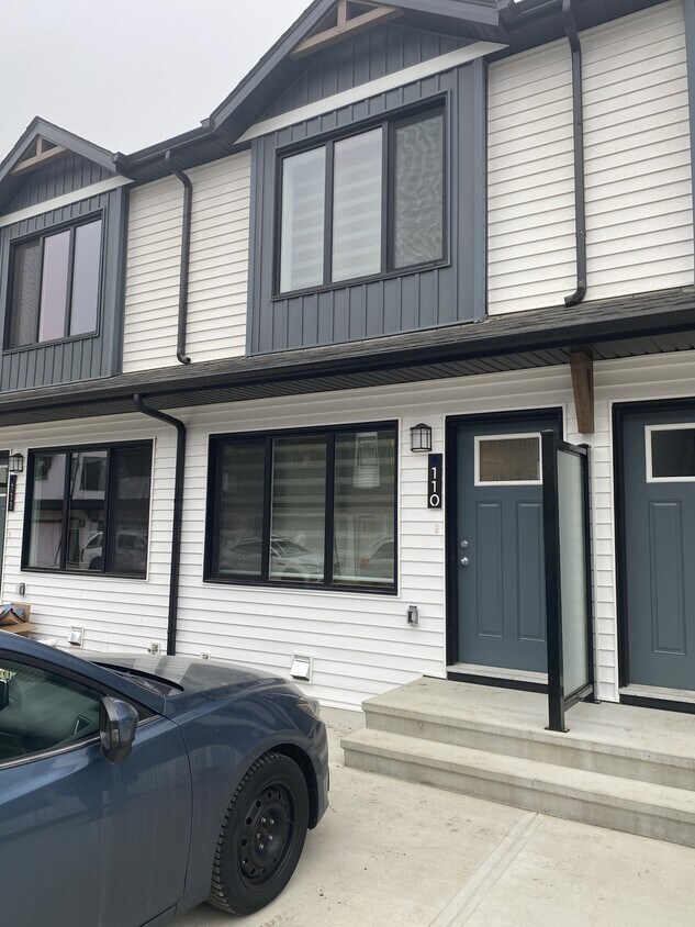 Primary Photo - 1025 Secord Promenade