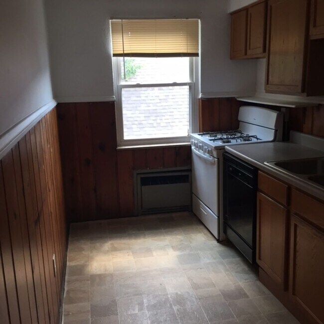 Foto del edificio - 596 Lowell Ave