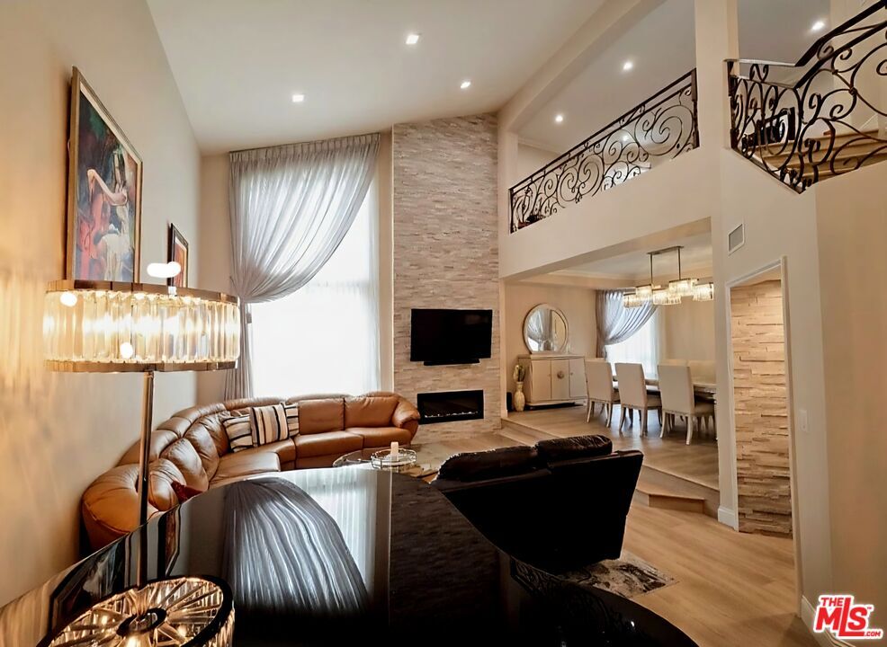 Foto principal - 5333 Zelzah Ave