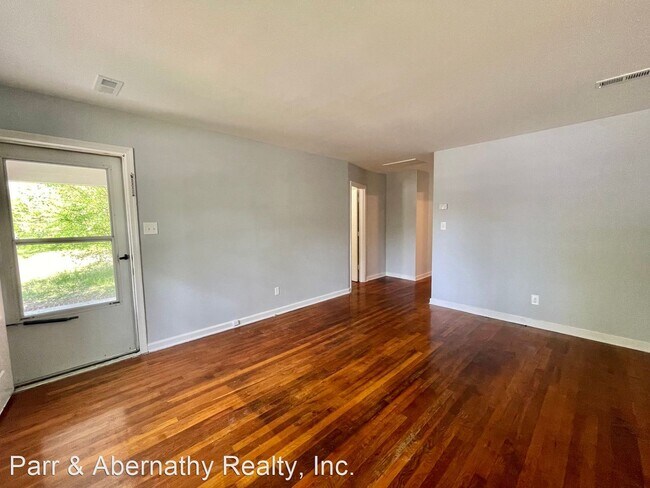 Building Photo - 3 br, 1 bath House - 703 Roanoke Ave