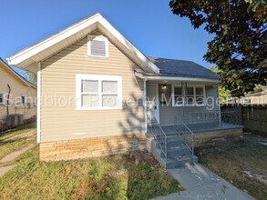 Building Photo - 832 N Columbia Ave