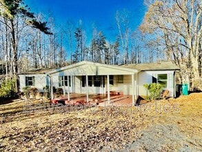 Building Photo - 237 Red Oak Dr