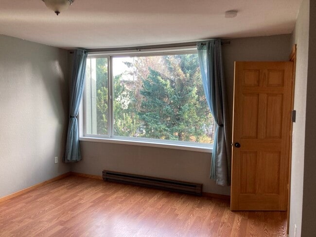 Building Photo - 1106 Wildrose Ct