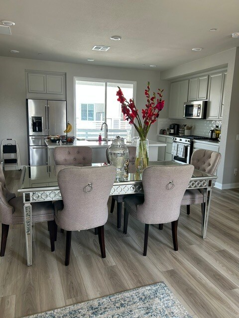 Foto del edificio - 1472 W Sunrise Ln