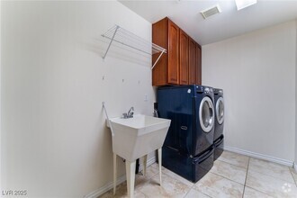 Building Photo - 6121 Molly Malone Ct