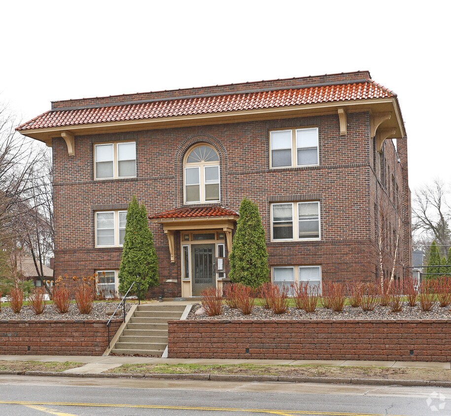 Building Photo - Wolkowicz Realty