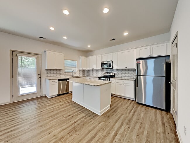 Building Photo - 215 N Fortune Way