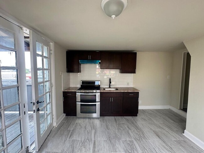 Foto del edificio - BRAND NEW 2 BED 1 BATH APARTMENT FOR RENT.