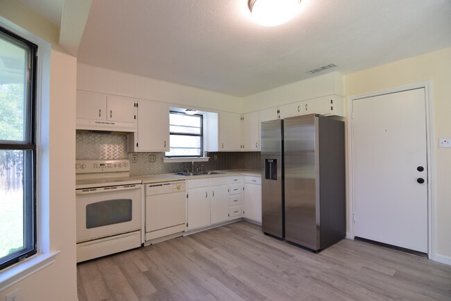 Building Photo - 3804 Griffin Dr