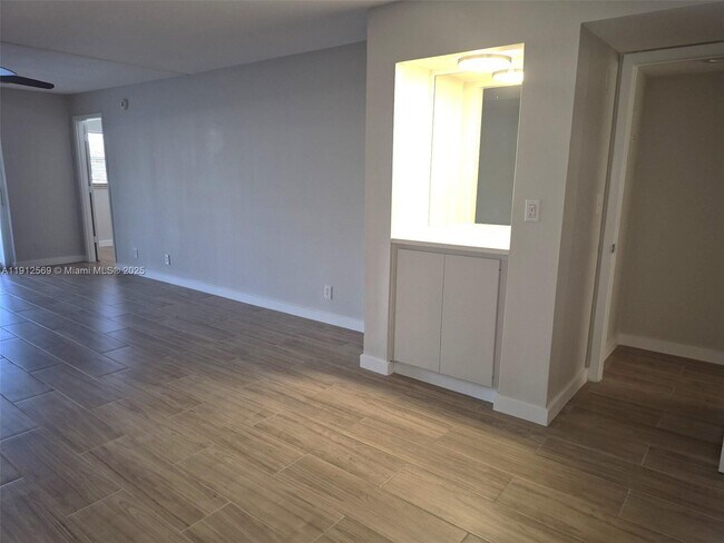 Foto del edificio - 1617 SE 15th St