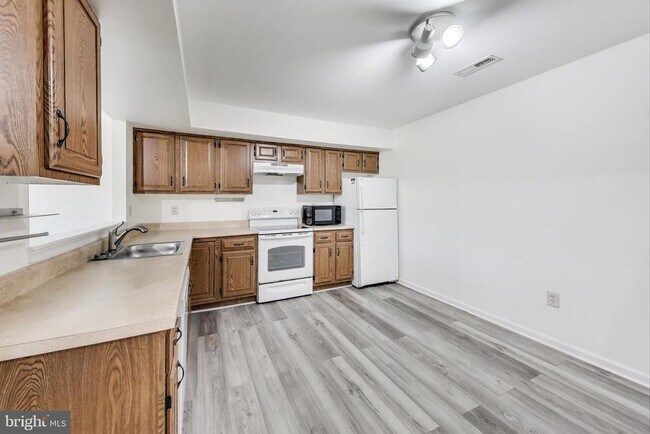 Foto del edificio - 1764 Wilcox Ln
