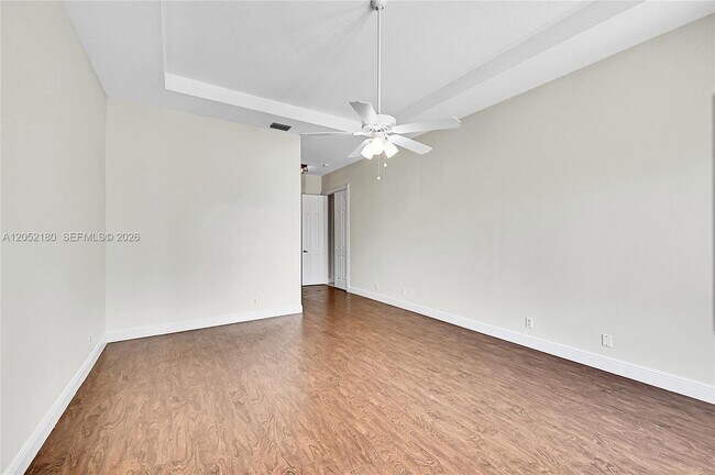 Foto del edificio - 512 NW 120th Dr