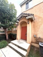 Building Photo - 3317 Del Mar Ave
