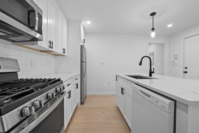 Foto del edificio - 24 Ferrin St