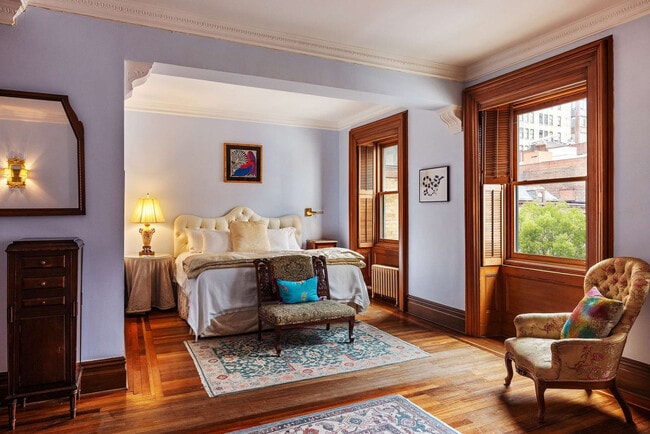 Foto del edificio - 56 Irving Pl