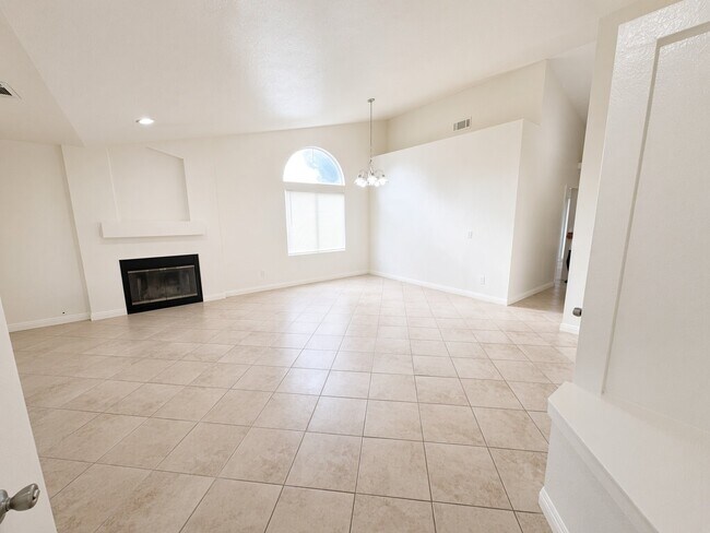 Building Photo - 13654 Opal Cir