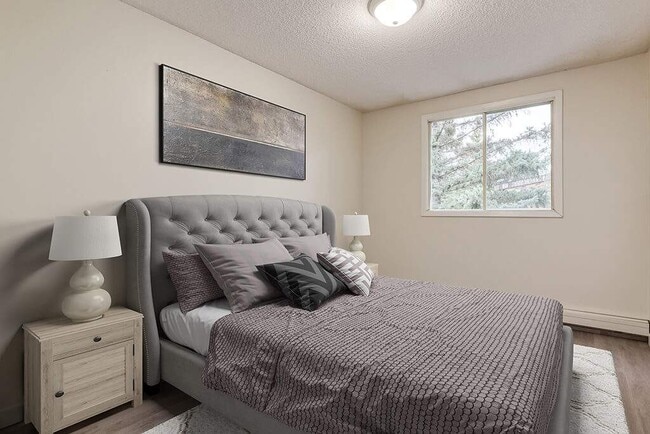 Building Photo - Woodlily Court