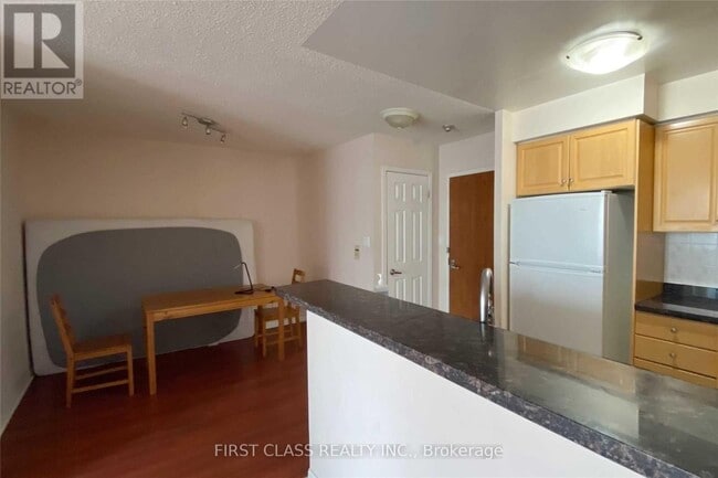 Photo du bâtiment - 23 Lorraine Dr