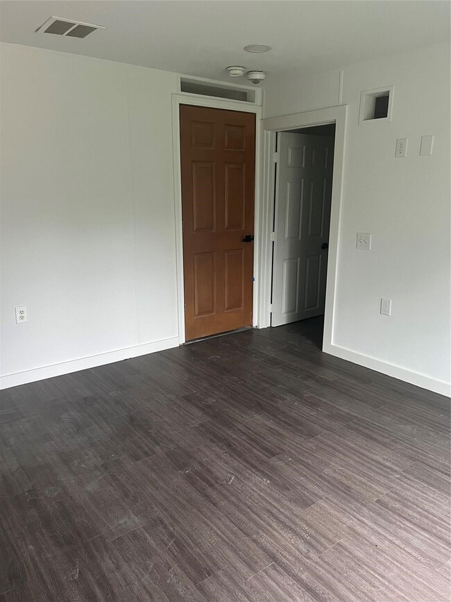 Foto del edificio - 8458 Sweetleaf Ln