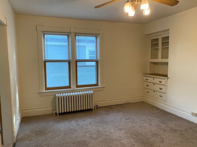 Building Photo - 2128-2130 E 2nd St