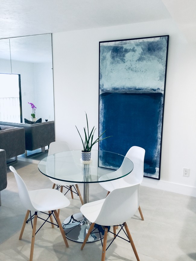 Dining Area - 25188 Marion Ave