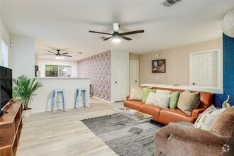 Building Photo - 5301 Apple Orchard Ln