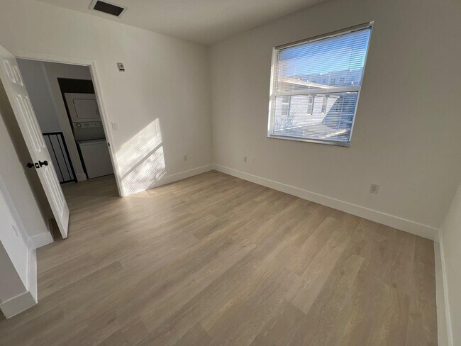 Foto del edificio - 720 NW 61st St