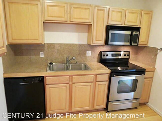 Building Photo - 2 br, 1.5 bath House - 3116 Mahanna Street #3