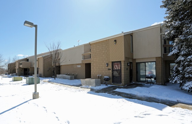 Building Photo - Sunset Ridge