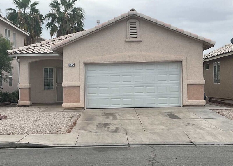 Foto principal - 5953 Hickory Nut Ave