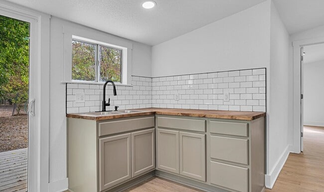 Building Photo - Newly remodeled 4BD 2BA home in Waco