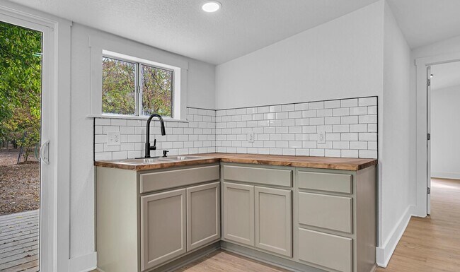 Foto del edificio - Newly remodeled 4BD 2BA home in Waco