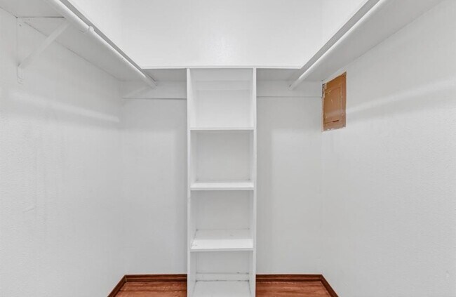 Foto del edificio - 6161 Reims Rd