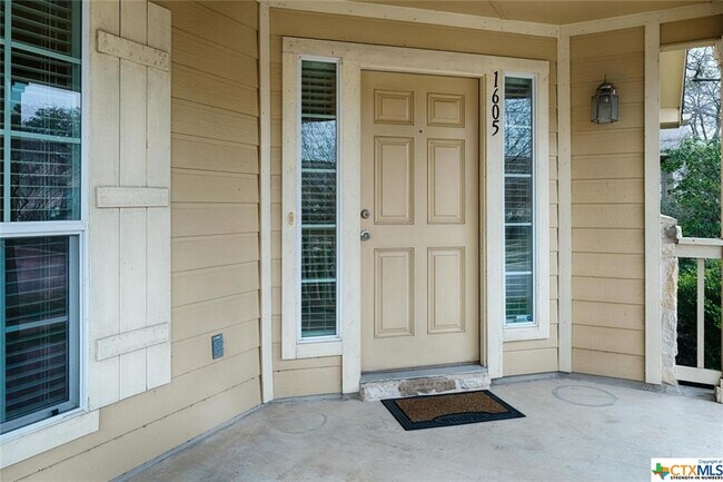Building Photo - 1605 Willow Vista