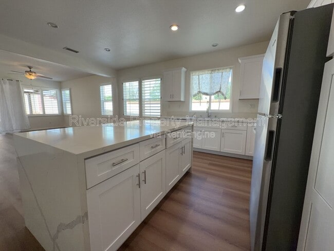 Foto del edificio - 22248 Silverbell Ln