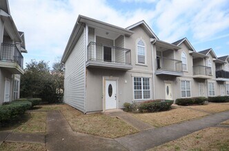 Building Photo - 11045 Landswalk Dr