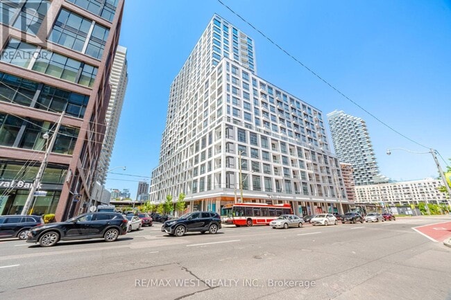 Building Photo - 15 Richardson St