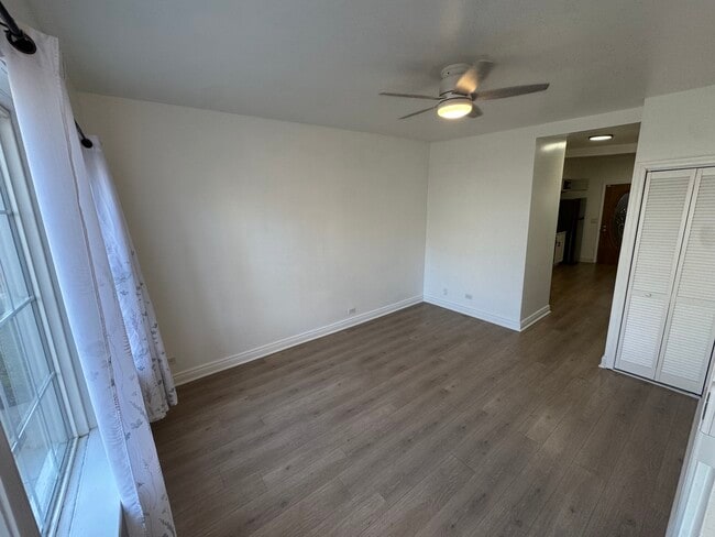 Foto del edificio - 617 W 43rd Pl