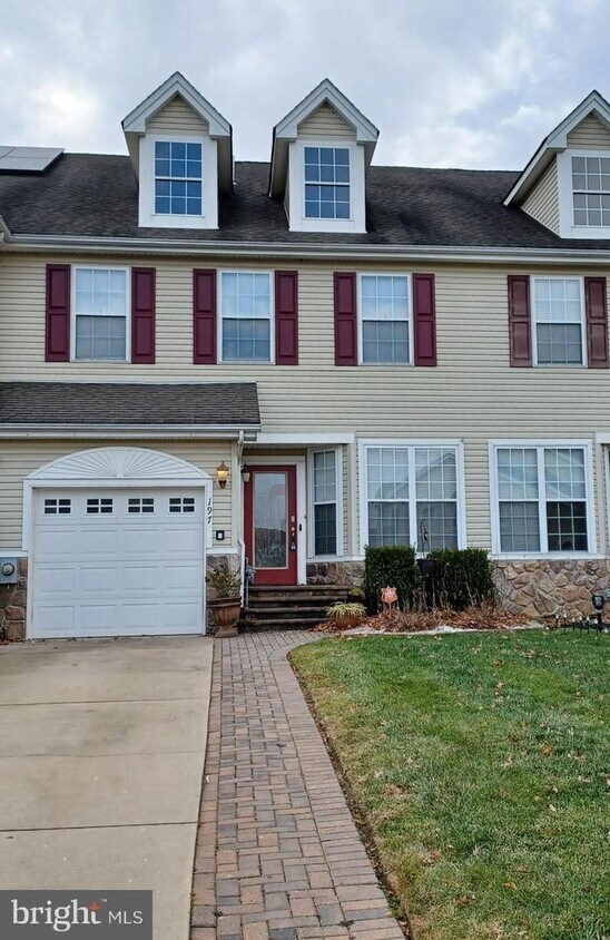 Primary Photo - 197 Westbrook Dr